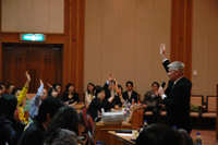 Anaheim University Graduate School of Education Dean Dr. David Nunan speaks to Hanyang Cyber University students about TESOL Learning Strategies